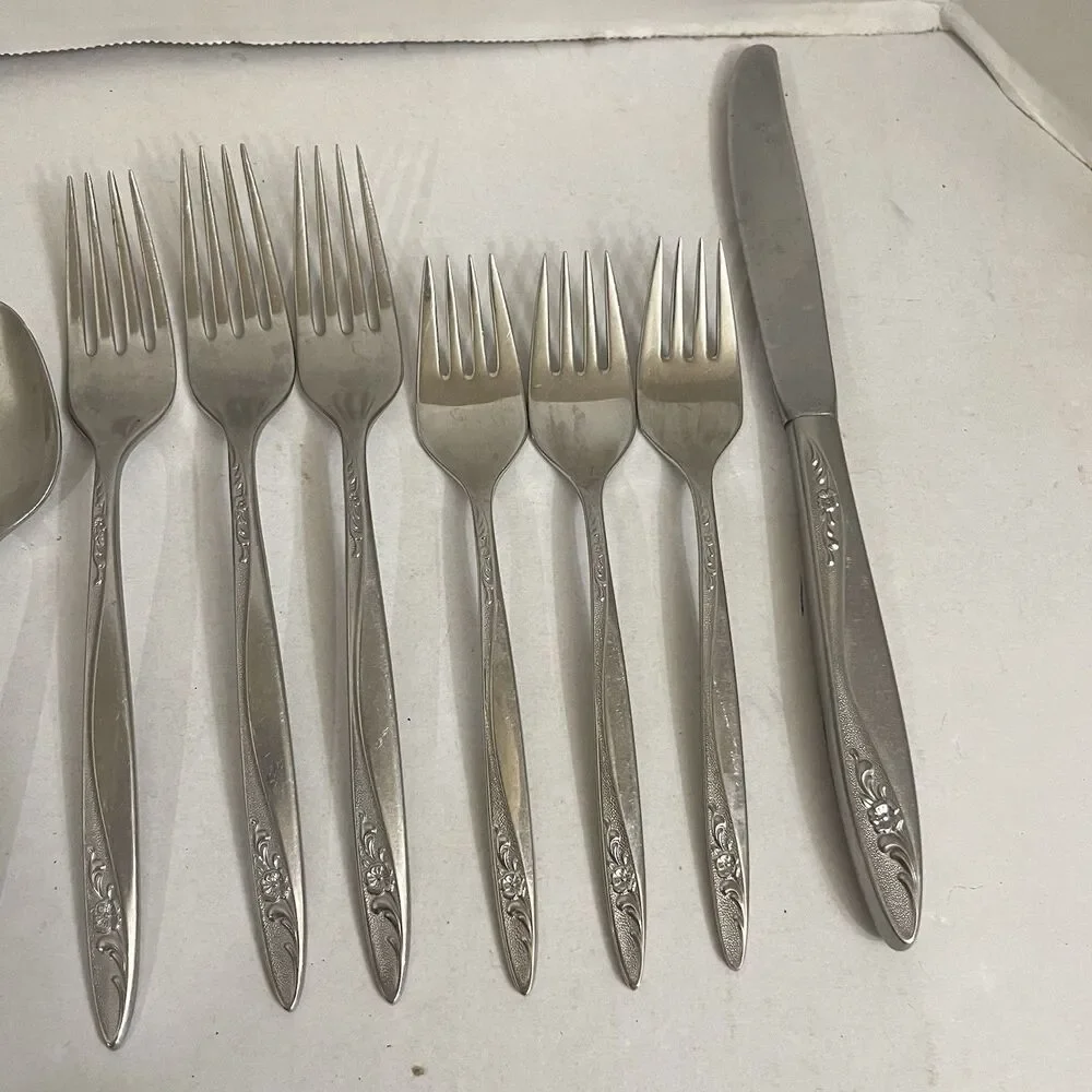 14 pc Wm A Rogers Deluxe Stainless Spanada La Rose Floral Scroll Flatware Lot